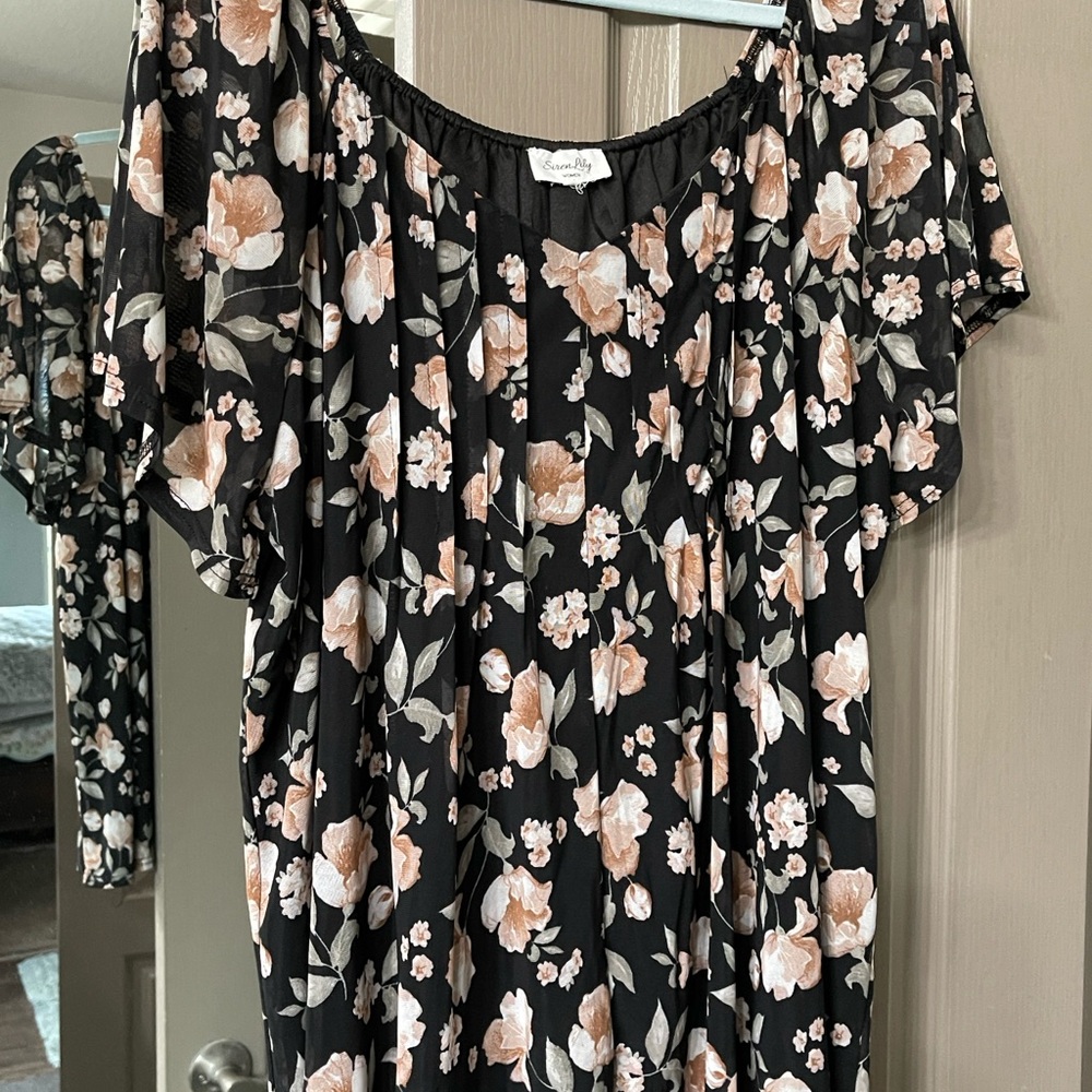 Siren Lily Black and Cream Floral Blouse ~ Size XXL
